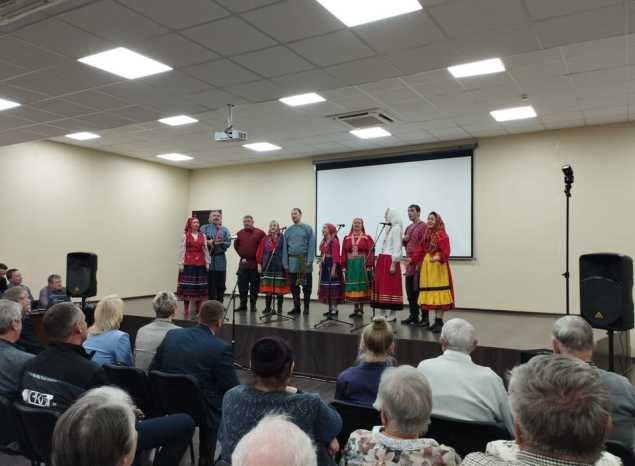 Ансамбль «Миряне» поздравил сотрудников СКБТ с Днем машиностроителя